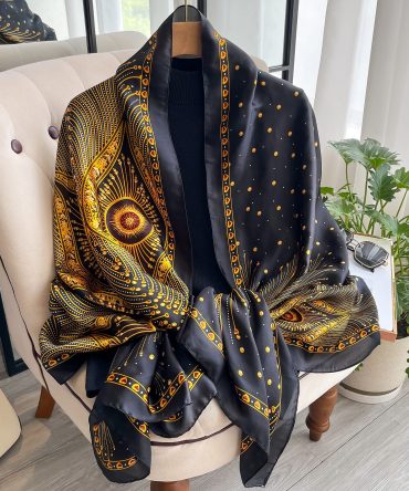 Aureolin Black & Gold