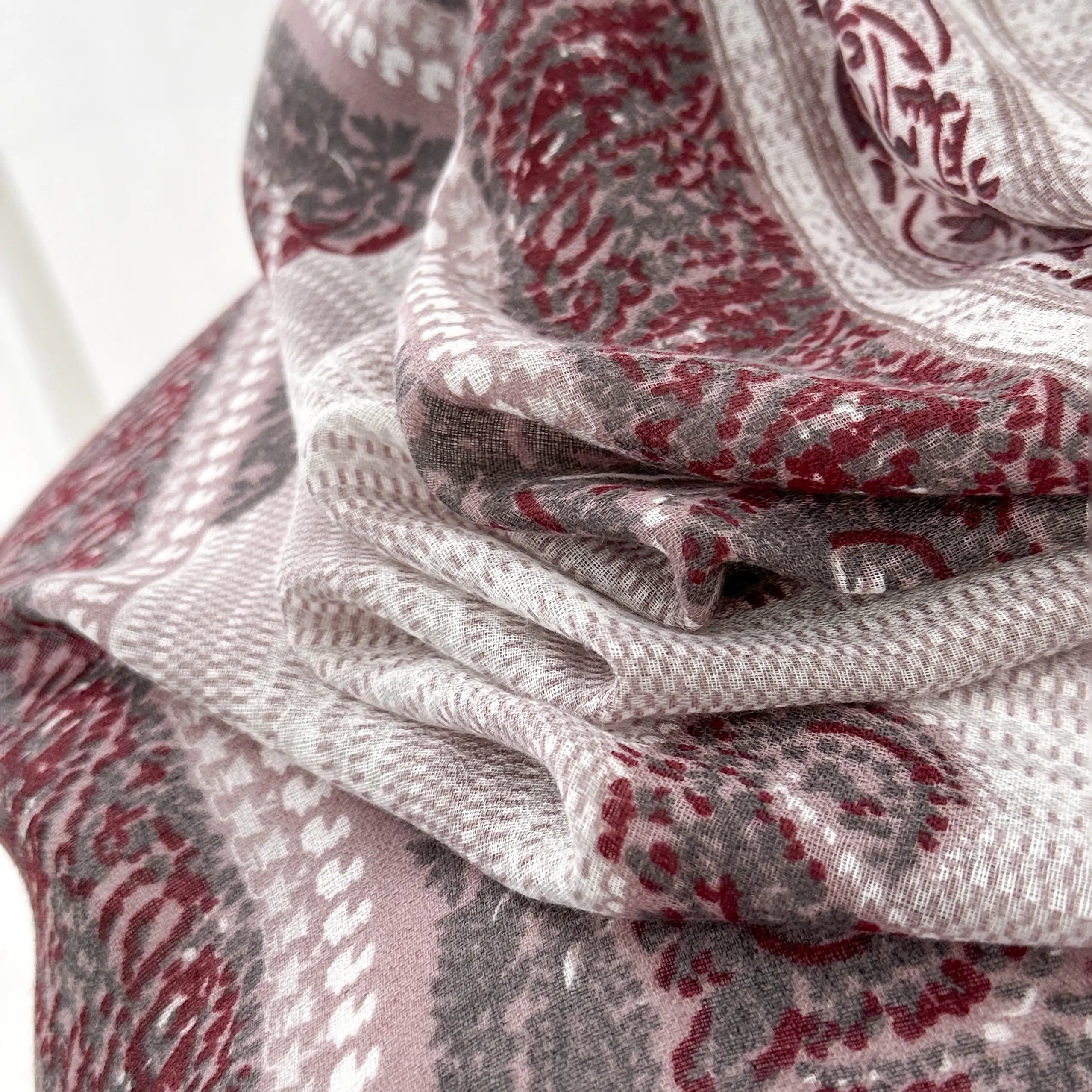 Maroon Albescent - Image 2
