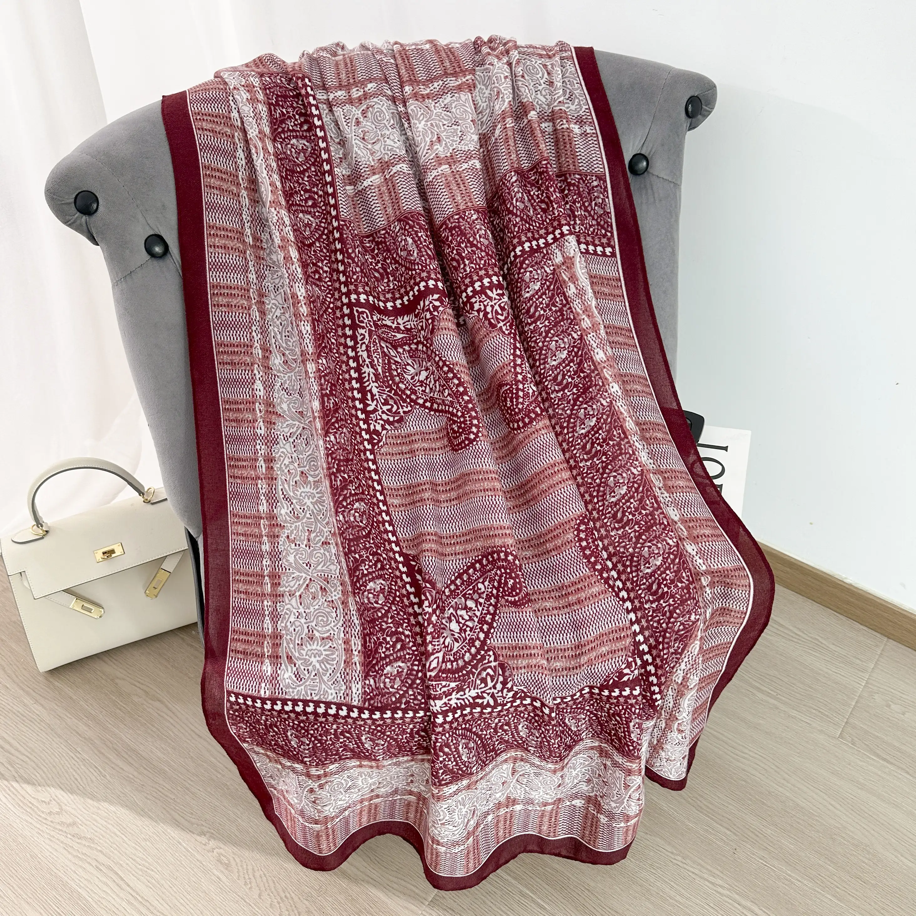 Maroon Albescent - Image 3
